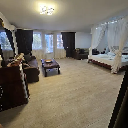 Complex Mamaia-hystrya Курортный комплекс Мамая